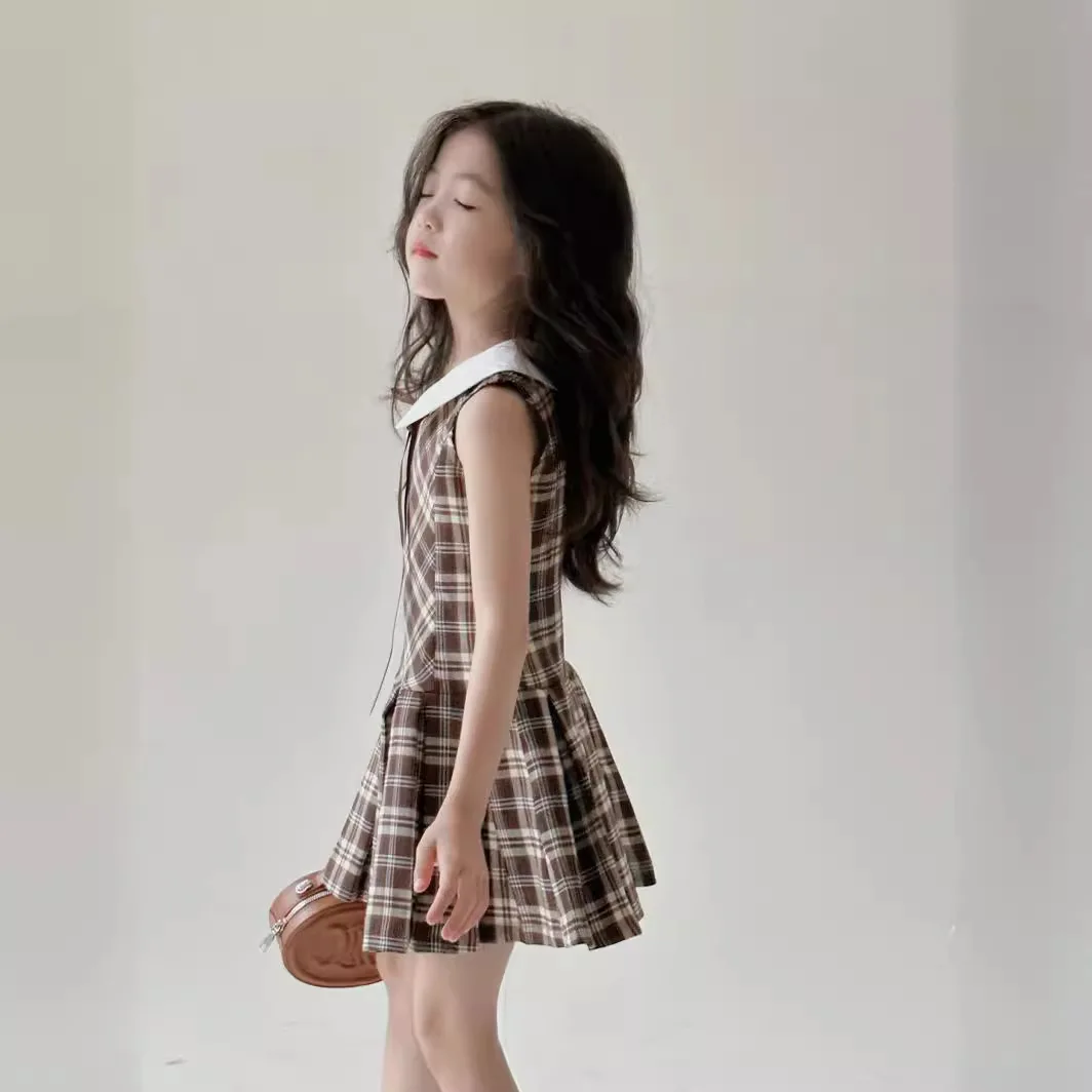 Girl Dress 2024 Girls Spring and Summer New College Style Child Sleeveless Sundress Two Wear Lady Dress Girls Fashion Skirt
Girl Dress 2024 Girls Spring and Summer New College Style Child Sleeveless Sundress Two Wear Lady Dress Girls Fashion Skirt
