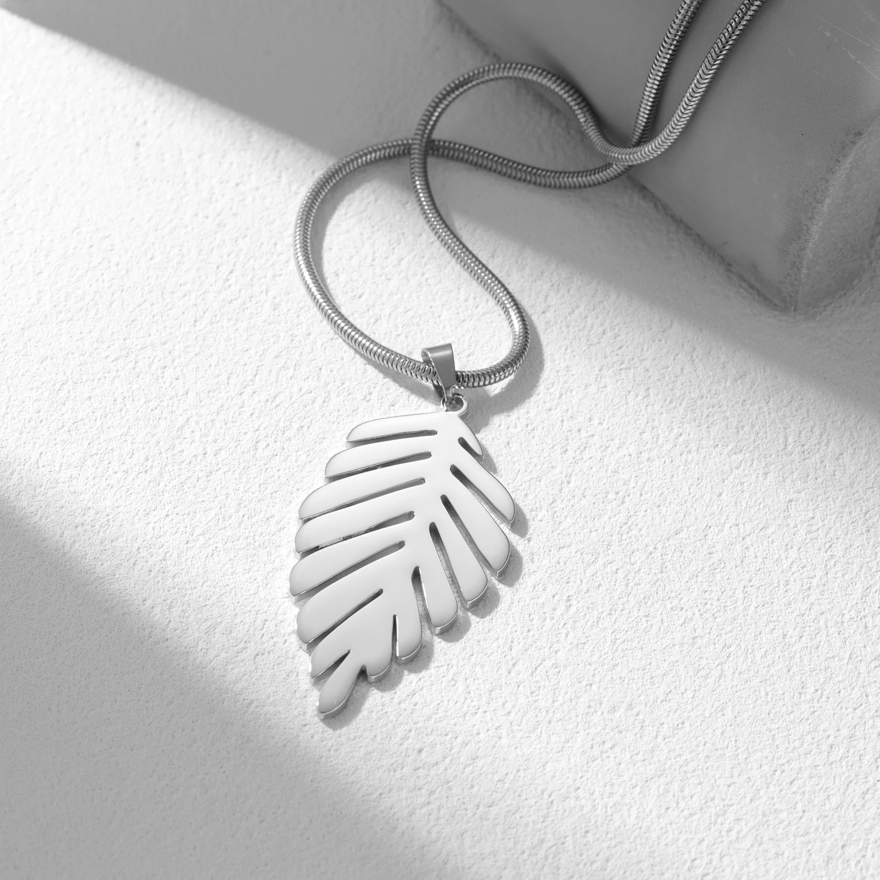Custom Leaf Name Necklace Laser Cut Botanical Pendant 304 Stainless Steel Nature Inspired Personalized Gift for Her
Custom Leaf Name Necklace Laser Cut Botanical Pendant 304 Stainless Steel Nature Inspired Personalized Gift for Her