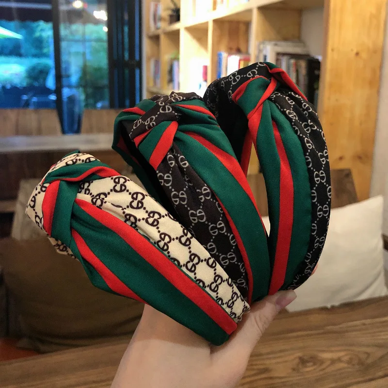 Japanese and Korean headgear knotted headband Korean college style simple wide edge headband sports face wash headband
Japanese and Korean headgear knotted headband Korean college style simple wide edge headband sports face wash headband