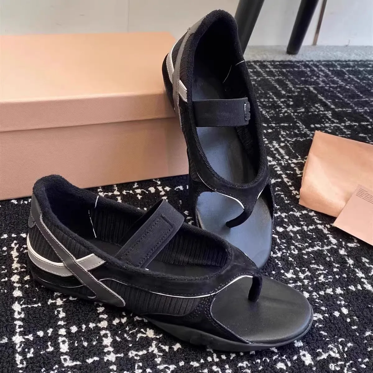 Comfortable Breathable Women's Flat Sandals Casual Sle Spliced Color Genuine Leather Slip-On round Head Faionable Summer ...
Comfortable Breathable Women's Flat Sandals Casual Sle Spliced Color Genuine Leather Slip-On round Head Faionable Summer ...