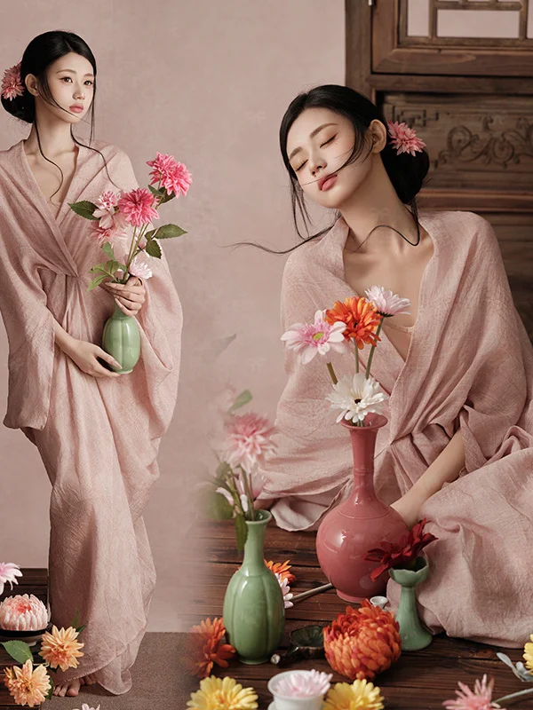 Chic Chinese Style Early Spring Zen Theme Portrait Dress Cold Tone Art Photography Studio Clothing Women's Fashion Tang Suit
Chic Chinese Style Early Spring Zen Theme Portrait Dress Cold Tone Art Photography Studio Clothing Women's Fashion Tang Suit