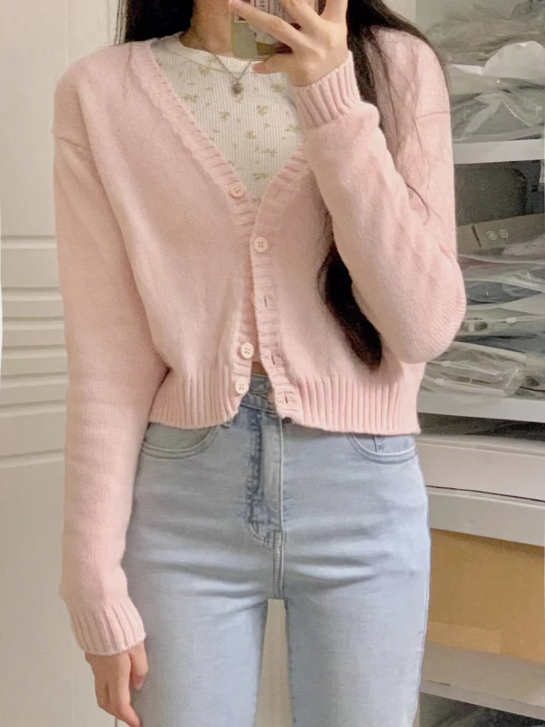 Розовый вязаный кардиган с V-образным вырезом, весенне-осенний женский свитер, топ от официального сайта бренда BM, свободный крой, длинный рукав, на пуговицах
Розовый вязаный кардиган с V-образным вырезом, весенне-осенний женский свитер, топ от официального сайта бренда BM, свободный крой, длинный рукав, на пуговицах