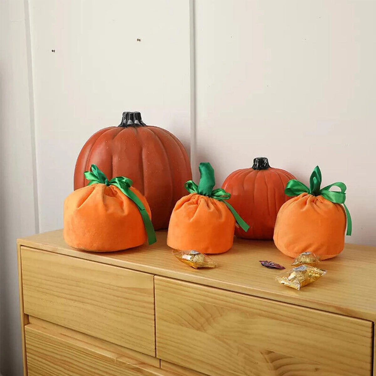 Trick Or Treat Halloween Bat Candy Bag 5Pcs Trick or Treat Candy Packing Bags Gift Bags Party Decoration
Trick Or Treat Halloween Bat Candy Bag 5Pcs Trick or Treat Candy Packing Bags Gift Bags Party Decoration
