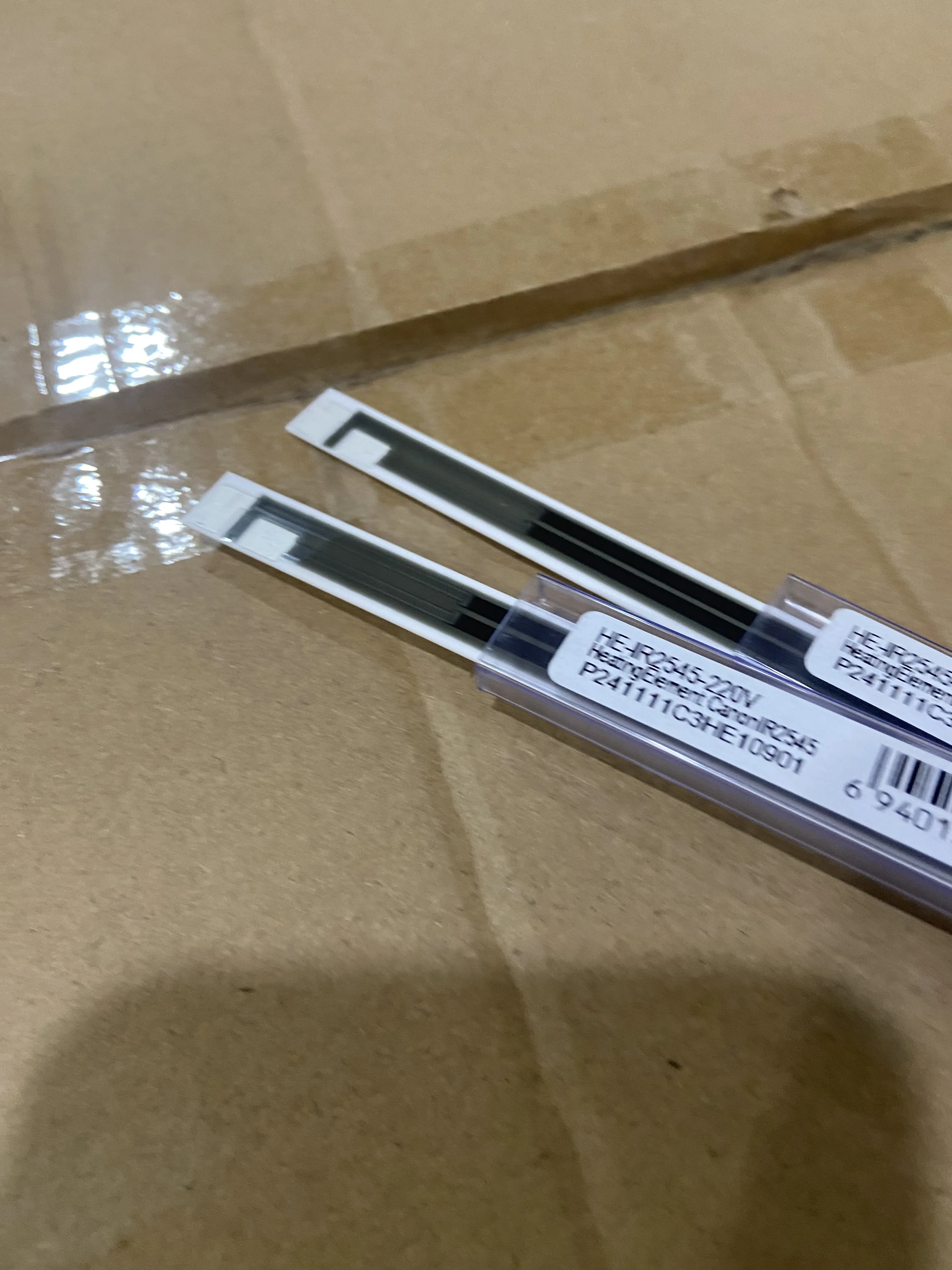 2 шт. нагревательный элемент фьюзера FM3-9382 для Canon IR 2520 2530 2525 2535 2545 4245 4521 керамический нагревательный элемент H.E
2 шт. нагревательный элемент фьюзера FM3-9382 для Canon IR 2520 2530 2525 2535 2545 4245 4521 керамический нагревательный элемент H.E