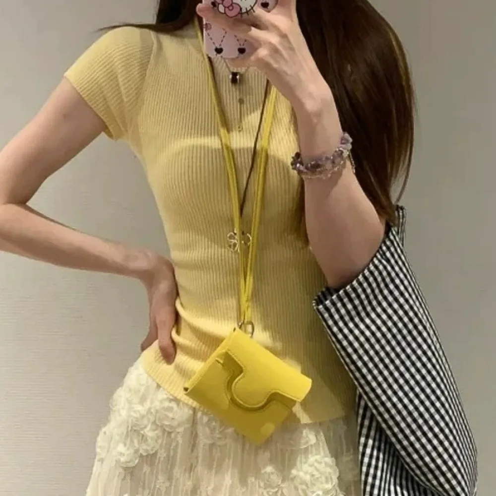 Multifunctional Small Square Wallet Solid Color PU Leather Mini Headphone Bags Simple Durable Lipstick Storage Bag Female
Multifunctional Small Square Wallet Solid Color PU Leather Mini Headphone Bags Simple Durable Lipstick Storage Bag Female