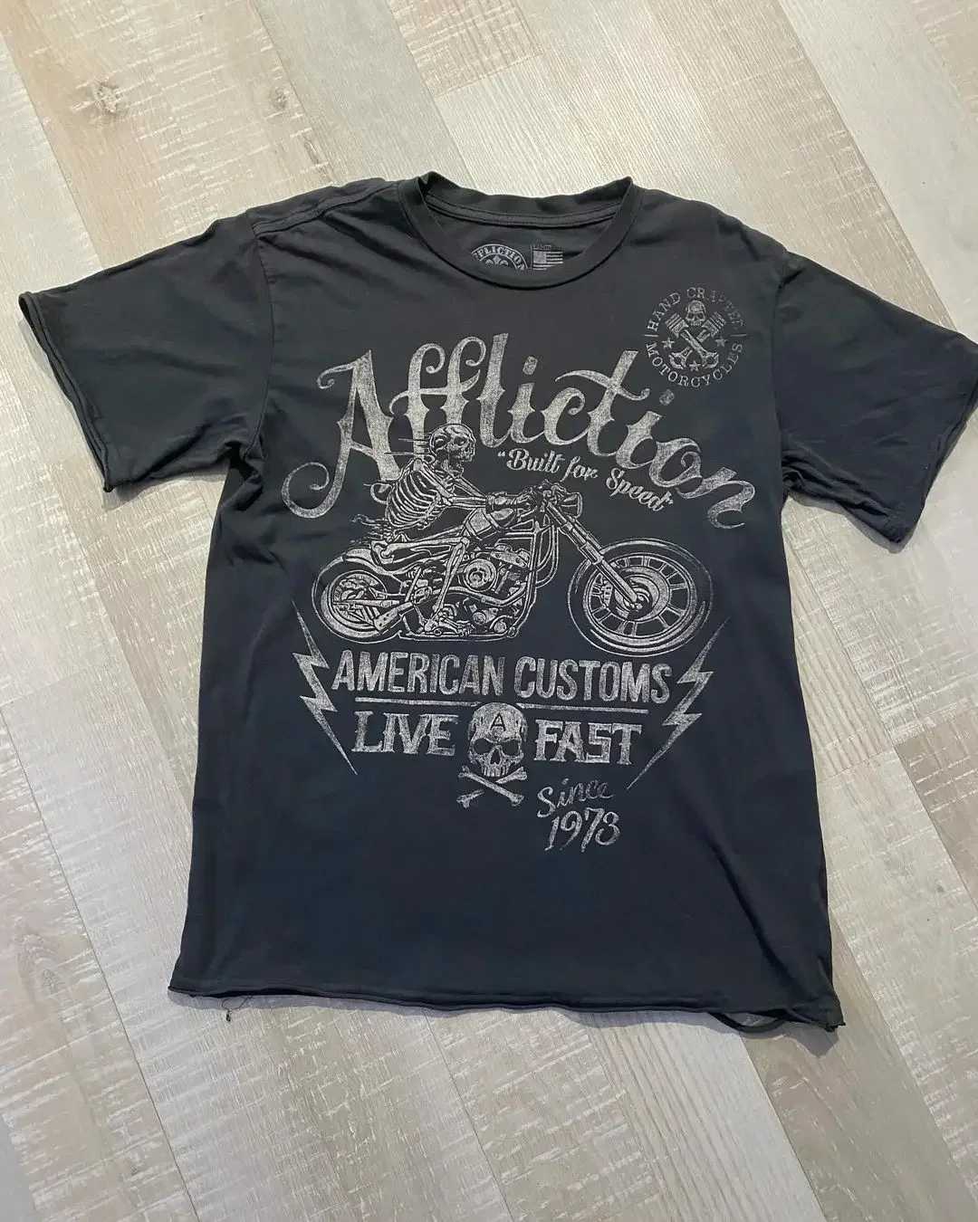 Rap motorcycle skull printed Y2K T shirts for men and women retro American hip hop Harajuku Gothic couple t shirts
Rap motorcycle skull printed Y2K T shirts for men and women retro American hip hop Harajuku Gothic couple t shirts