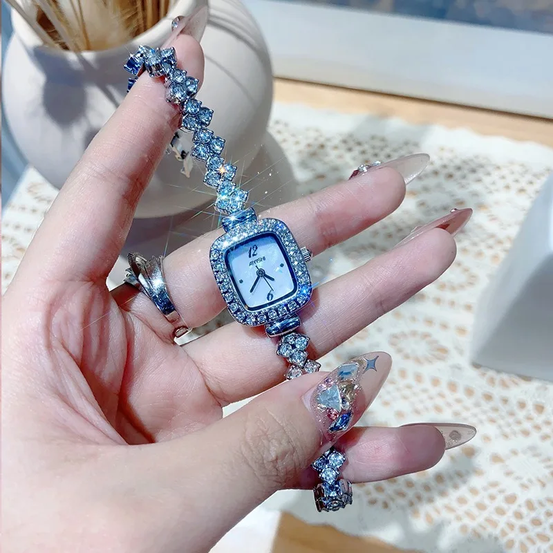 AIYISHI New Luxury Quartz Watches for Women Fashion Bracelet Diamond Female Wristwatches Reloj Mujer Clock Gift for Girlfriend
AIYISHI New Luxury Quartz Watches for Women Fashion Bracelet Diamond Female Wristwatches Reloj Mujer Clock Gift for Girlfriend