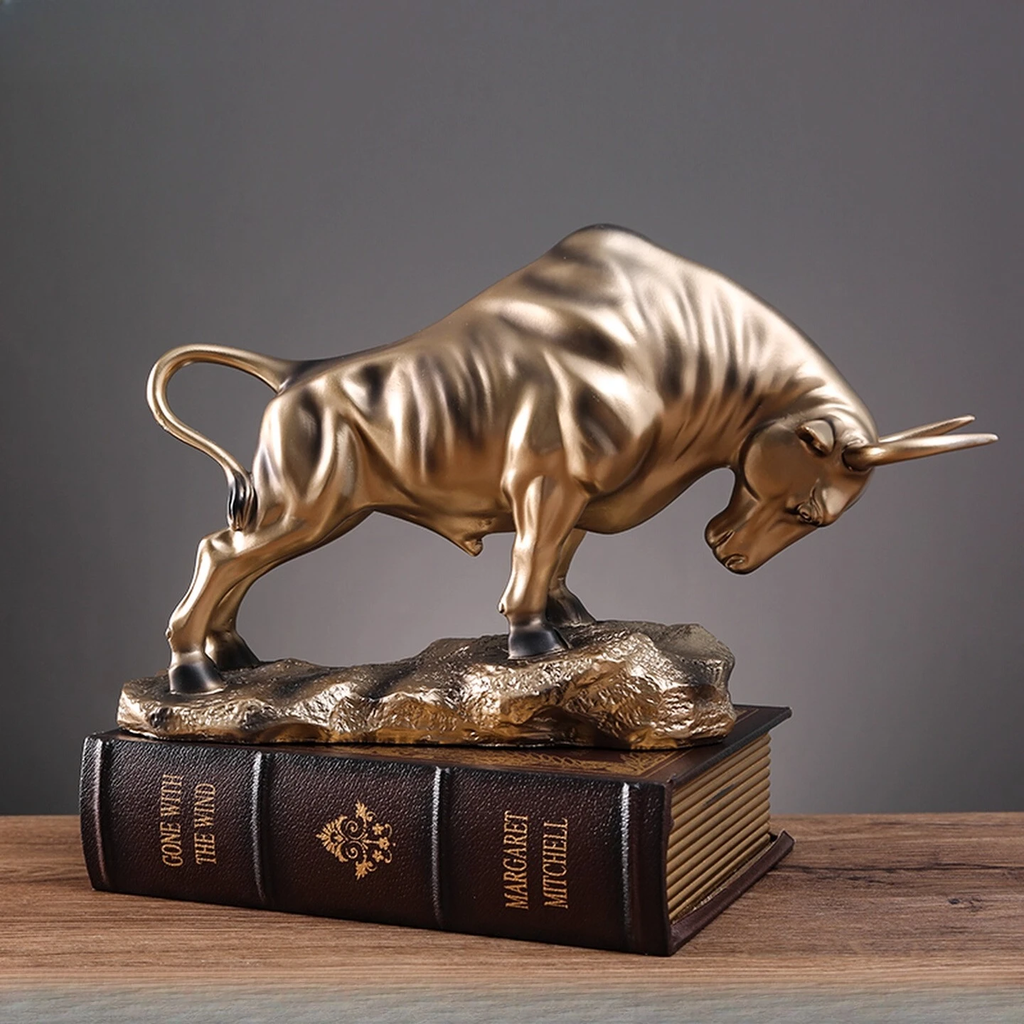 Light Luxury Lucky Taurus Ornament High-end Office Bookcase Crafts Wall Street Cow Living Room Home Wine Cabinet Decoration
Light Luxury Lucky Taurus Ornament High-end Office Bookcase Crafts Wall Street Cow Living Room Home Wine Cabinet Decoration