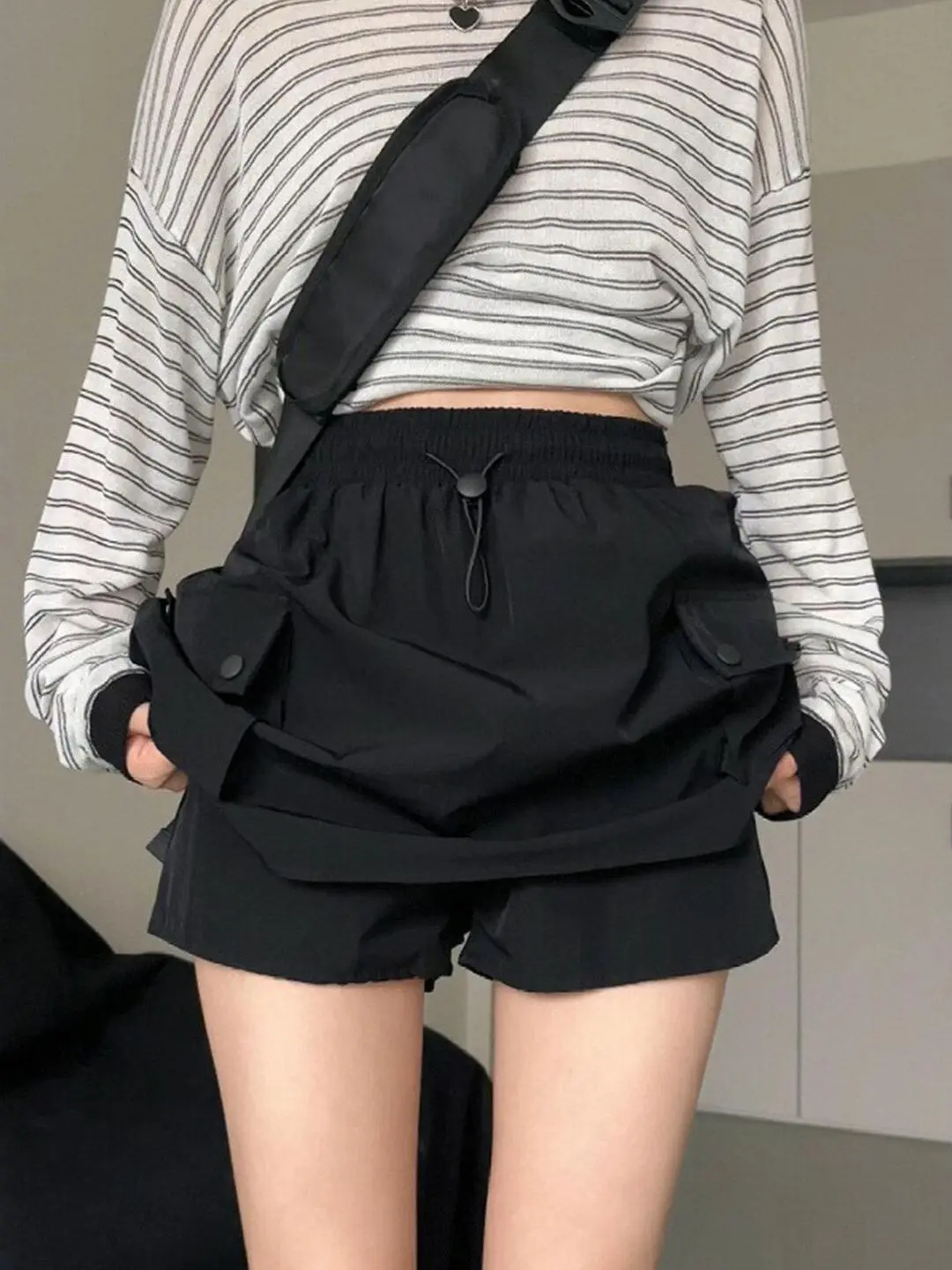 Hot Short A-Line Skirt Pure Color American Style Quick Dry Slimming Black Workwear Skirt for Girls High Waist Elastic Waist
Hot Short A-Line Skirt Pure Color American Style Quick Dry Slimming Black Workwear Skirt for Girls High Waist Elastic Waist