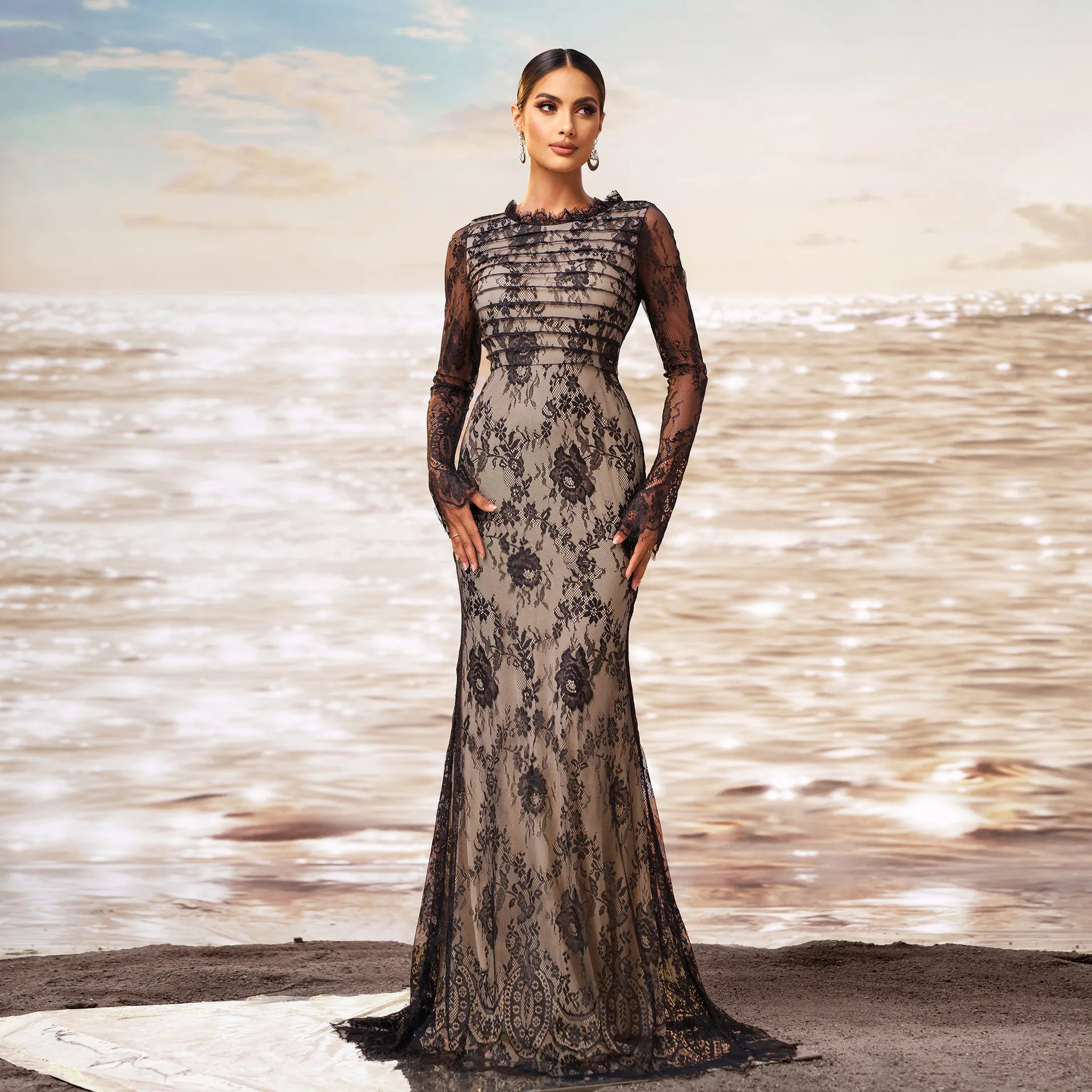 New Premium Long Sleeve Crew Neck Banquet Mesh Hips Fish Tail Evening Dress Bridesmaid Dresses Women dance costume
New Premium Long Sleeve Crew Neck Banquet Mesh Hips Fish Tail Evening Dress Bridesmaid Dresses Women dance costume