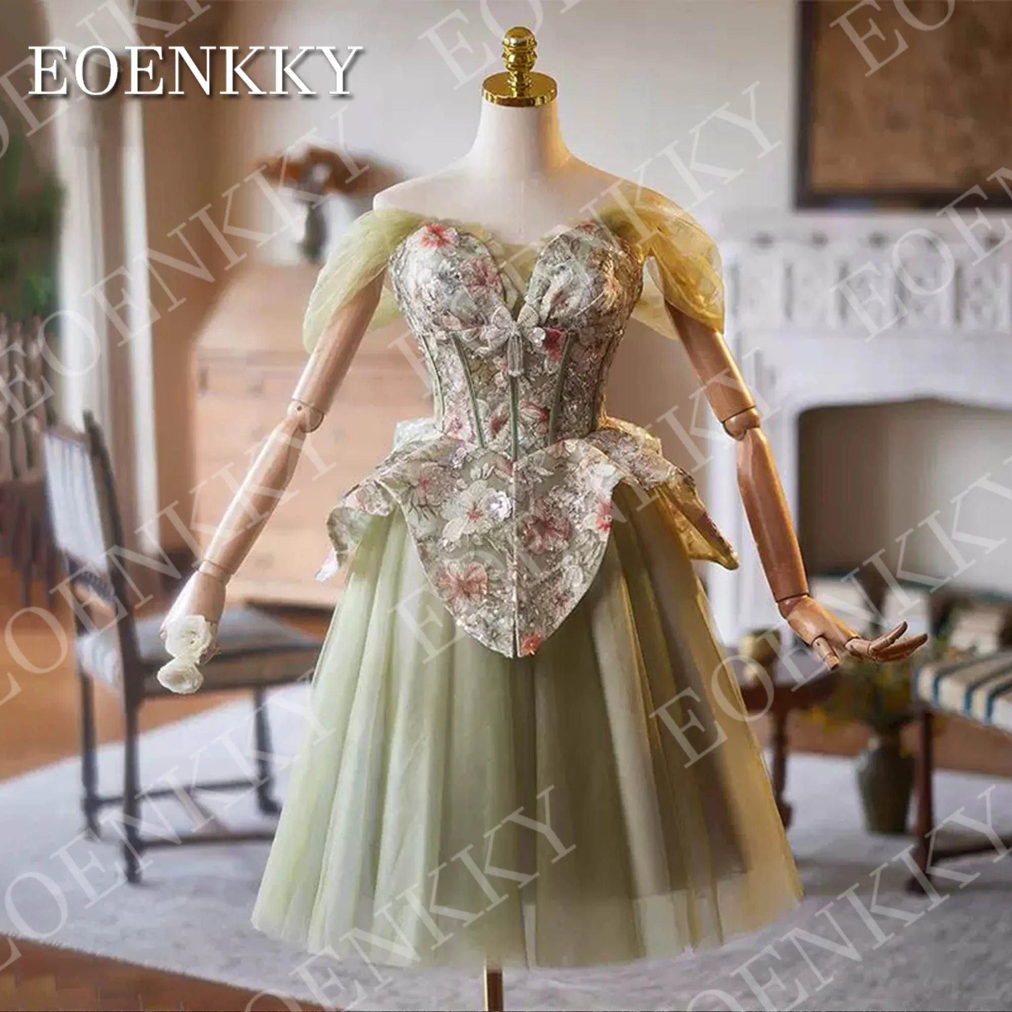 EOENKKY Luxury Floral Prom Dress Off Shoulder Tulle A Line Cocktail Party Dress Customized Woman Knee Length فساتين حفلة موسيقية
EOENKKY Luxury Floral Prom Dress Off Shoulder Tulle A Line Cocktail Party Dress Customized Woman Knee Length فساتين حفلة موسيقية