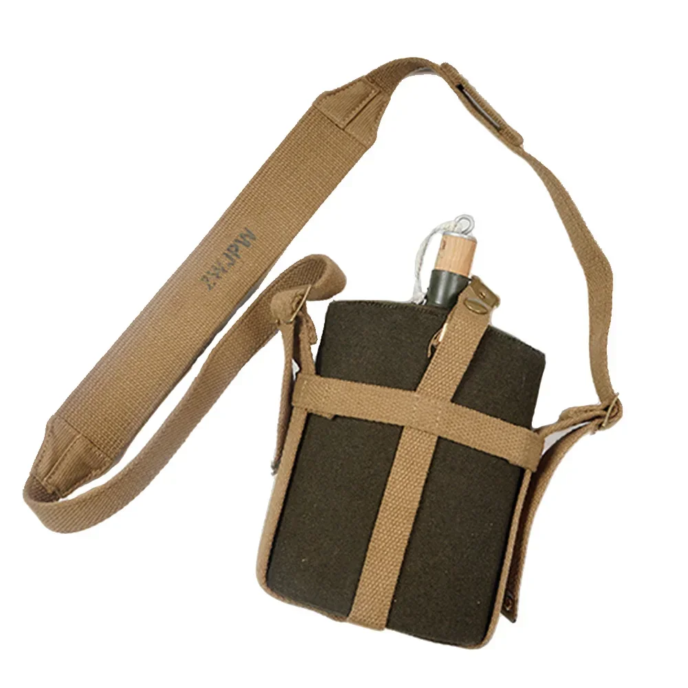 WW2 British Kettle Soldiers Tactical Equipment Drinking Water Tool Portable Thermal Insulation Metal Iron Products Kettle WW2
WW2 British Kettle Soldiers Tactical Equipment Drinking Water Tool Portable Thermal Insulation Metal Iron Products Kettle WW2
