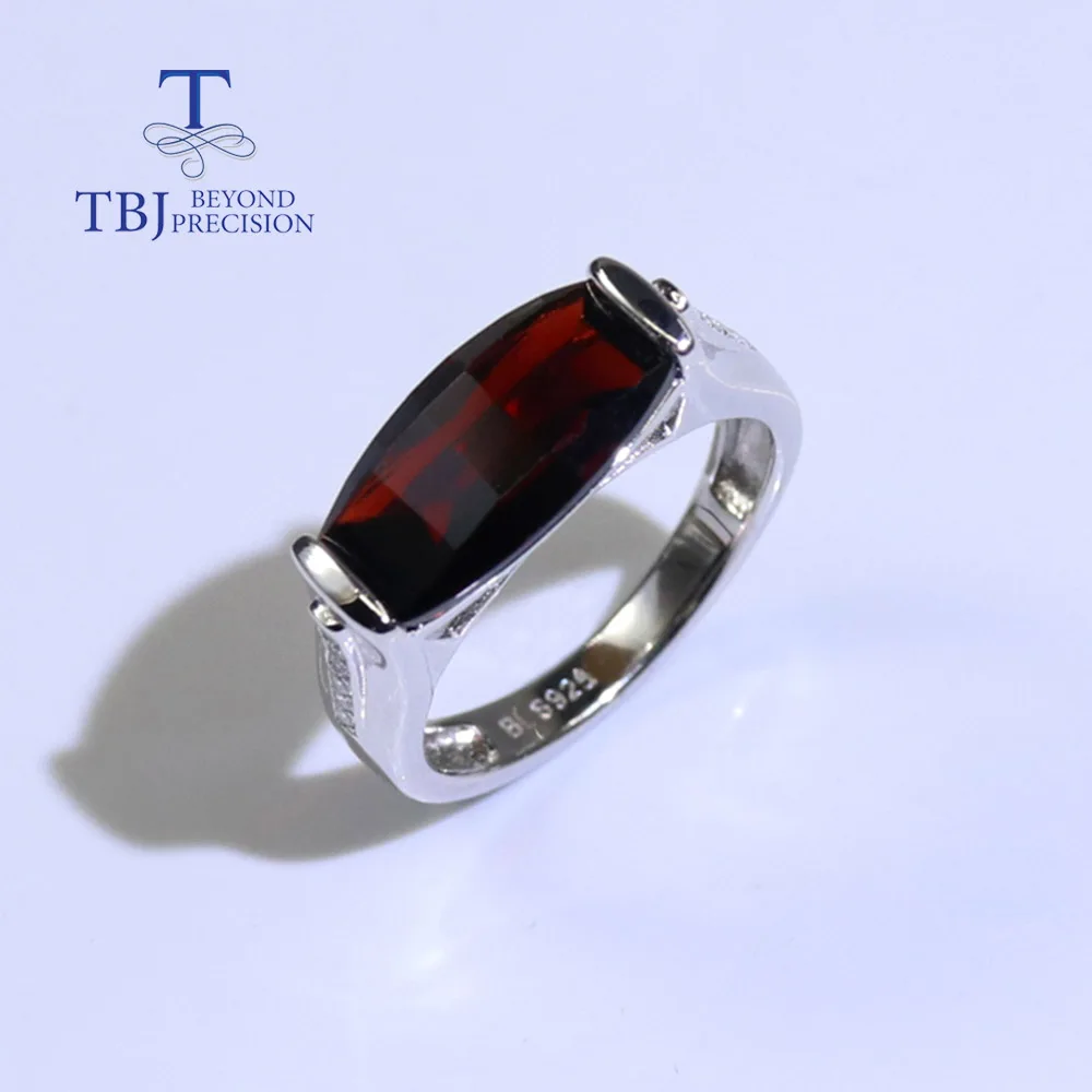 Silver ring 100% Natural Mozambique Red garnet Bag 7*13mm special cut gems Classic design 925 sterling silver fine jewelry
Silver ring 100% Natural Mozambique Red garnet Bag 7*13mm special cut gems Classic design 925 sterling silver fine jewelry