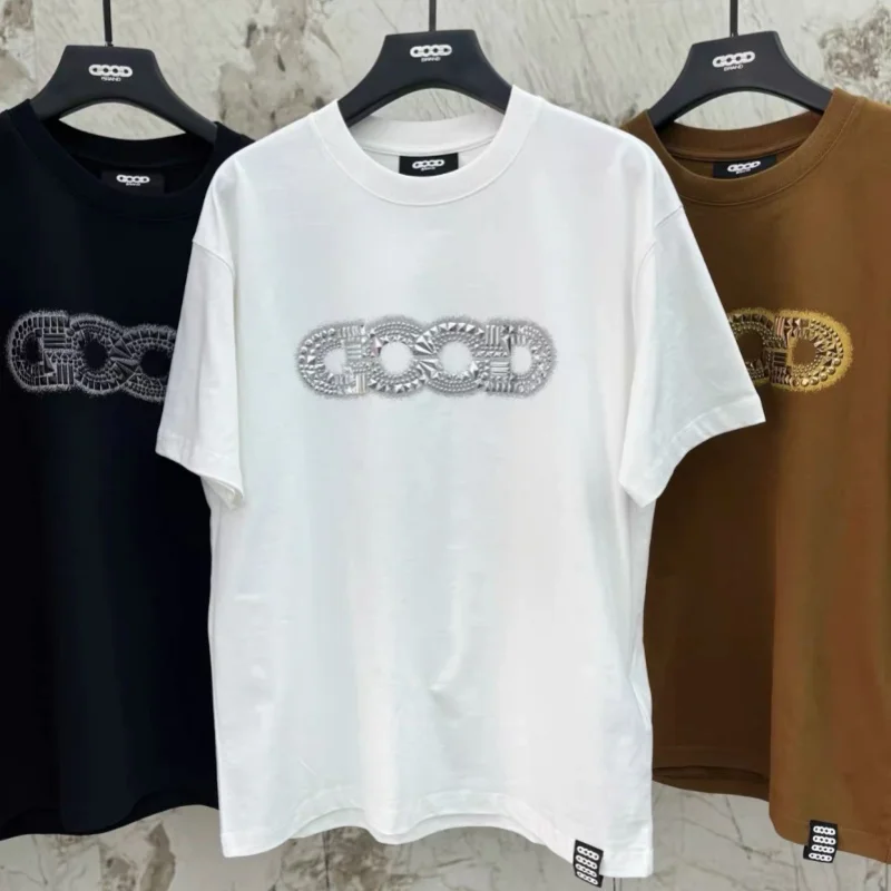Summer High Quality Cotton GOODBRAND T-shirt Fashion Streetwear Fragmented Metal Logo Nail Bead Short Sleeve Men Women Tops
Summer High Quality Cotton GOODBRAND T-shirt Fashion Streetwear Fragmented Metal Logo Nail Bead Short Sleeve Men Women Tops
