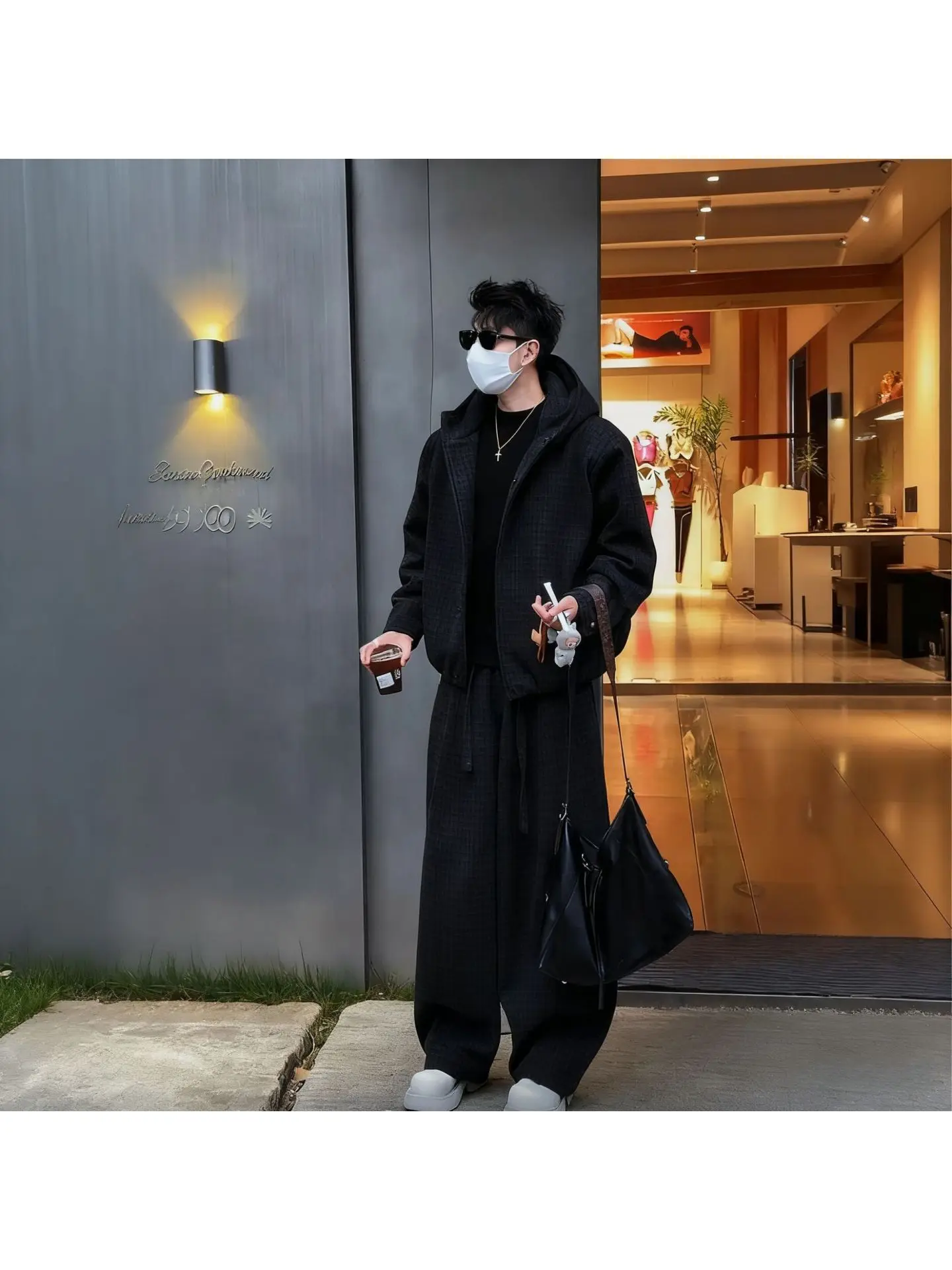 Мужской комплект: свободная куртка и брюки. Новинка осенне-зимнего сезона. Модный ретро-стиль, универсальный, с ощущением премиум-класса. Молодежный китайский бренд 00.
Мужской комплект: свободная куртка и брюки. Новинка осенне-зимнего сезона. Модный ретро-стиль, универсальный, с ощущением премиум-класса. Молодежный китайский бренд 00.