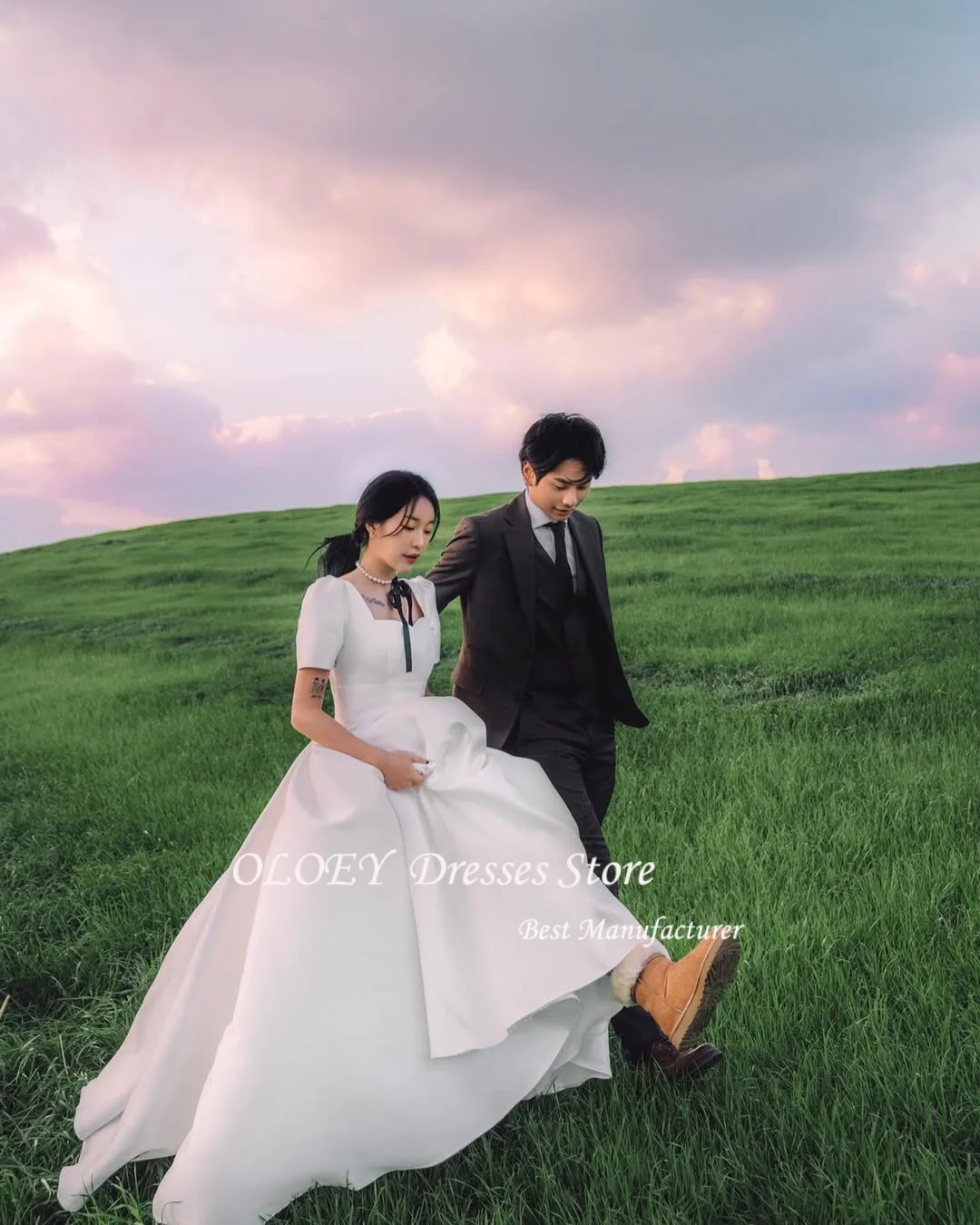 OLOEY Princess A-line Draped Satin Elegant Wedding Dresses Short Sleeves Bridal Gown Korea Floor-Length Dresses Custom Made
OLOEY Princess A-line Draped Satin Elegant Wedding Dresses Short Sleeves Bridal Gown Korea Floor-Length Dresses Custom Made