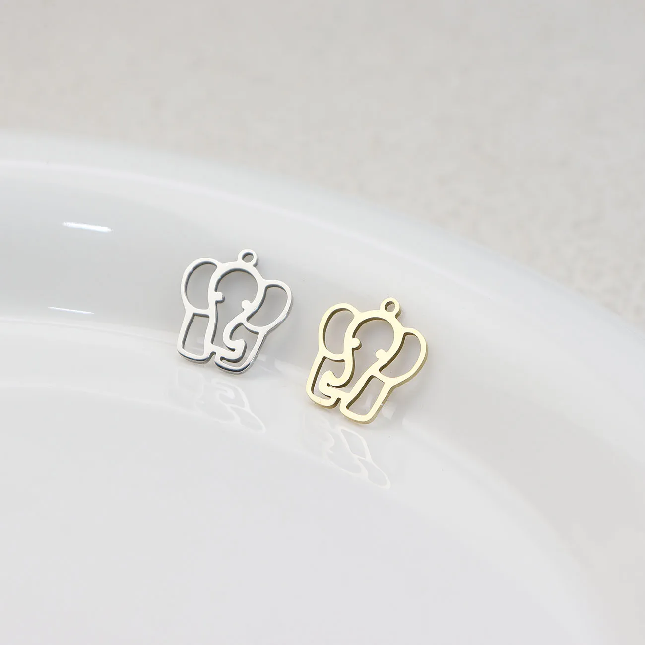 10 шт., слон из нержавеющей стали, сделай сам, модные ювелирные аксессуары, ожерелье, ручное изготовление, высокое качество, вакуумная пластина, водонепроницаемая
10 шт., слон из нержавеющей стали, сделай сам, модные ювелирные аксессуары, ожерелье, ручное изготовление, высокое качество, вакуумная пластина, водонепроницаемая