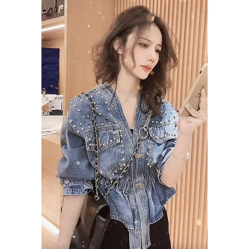Women New Design, Fashion, Art, Waist, V-neck, Beaded Denim Jacket, 2022 Spring, Female Two-button Irregular Short Cowboy Top
Women New Design, Fashion, Art, Waist, V-neck, Beaded Denim Jacket, 2022 Spring, Female Two-button Irregular Short Cowboy Top