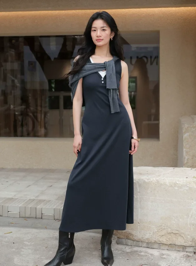 Summer 2026 Women's Elegant Dress Contrasting Colors V-Neck Form-Fitting One-Shoulder Long Gown
Summer 2026 Women's Elegant Dress Contrasting Colors V-Neck Form-Fitting One-Shoulder Long Gown