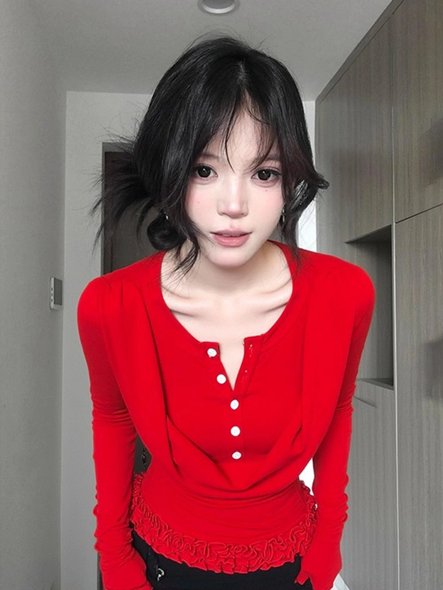 Retro Bell Collar Fake Two-Piece Long Sleeve T-Shirt Women's Spring Autumn Slim Fit Floral Red Base Shirt Trendy Top
Retro Bell Collar Fake Two-Piece Long Sleeve T-Shirt Women's Spring Autumn Slim Fit Floral Red Base Shirt Trendy Top