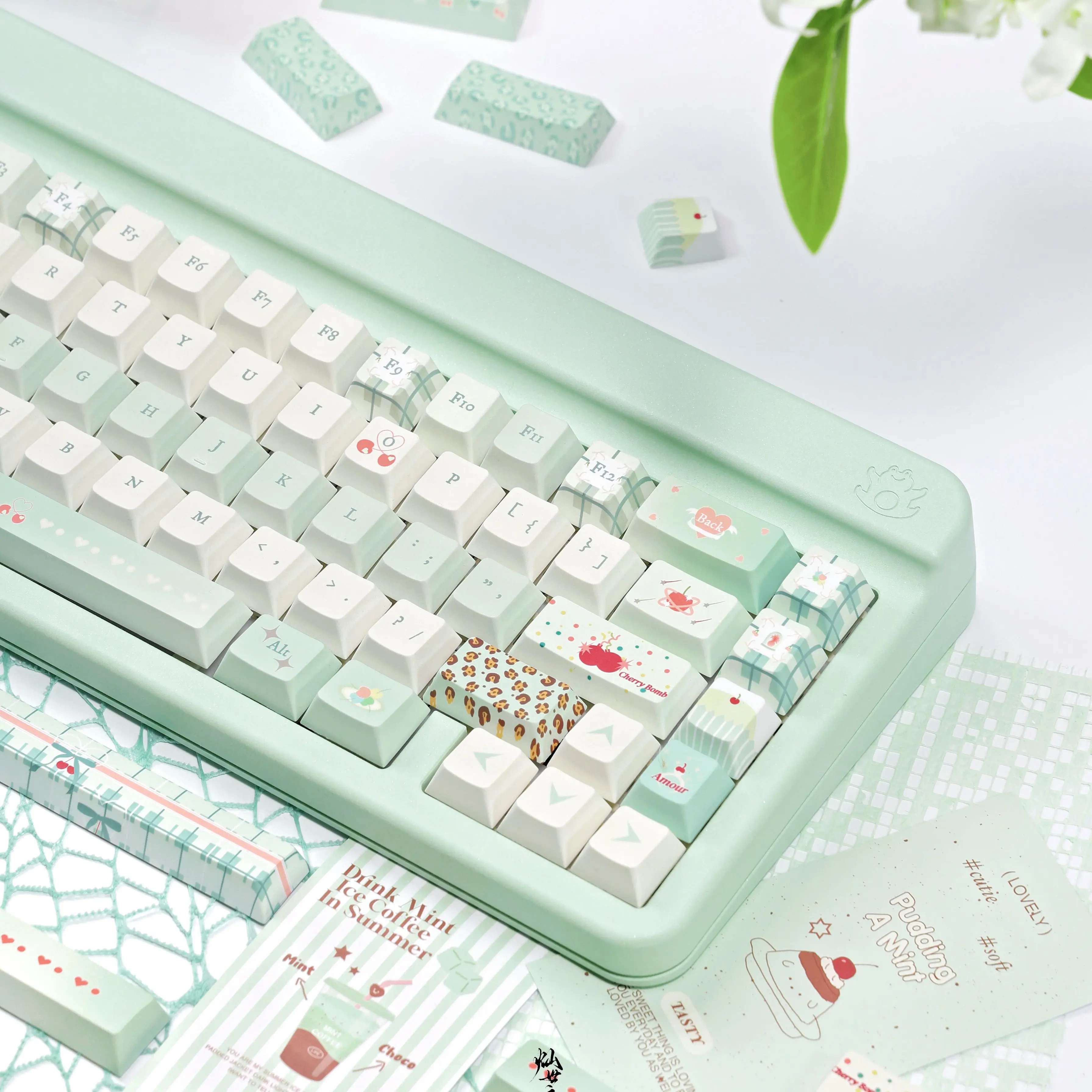 Cherry Keycap Cherry Sublimation Pbt 136 клавиш Маленький свежий красный вишневый розовый 2,25/2,75/7U Космический бар Alice Layout Keycap
Cherry Keycap Cherry Sublimation Pbt 136 клавиш Маленький свежий красный вишневый розовый 2,25/2,75/7U Космический бар Alice Layout Keycap