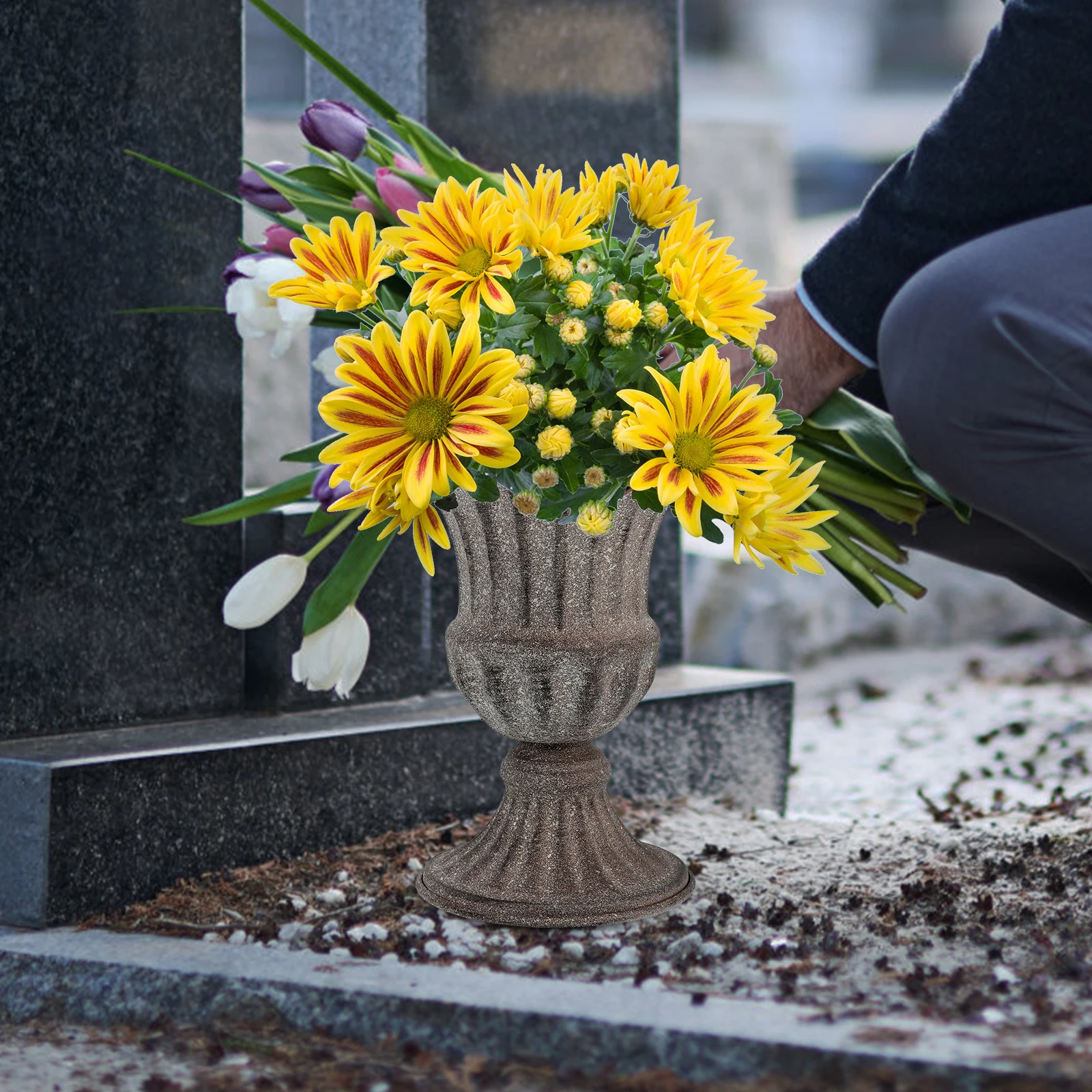 2pcs Cemetery Memorial Vase Iron Planter Retro Decor Flower Bucket Sturdy Graveyard Urn Stable Base Lawn Garden Funeral Event
2pcs Cemetery Memorial Vase Iron Planter Retro Decor Flower Bucket Sturdy Graveyard Urn Stable Base Lawn Garden Funeral Event