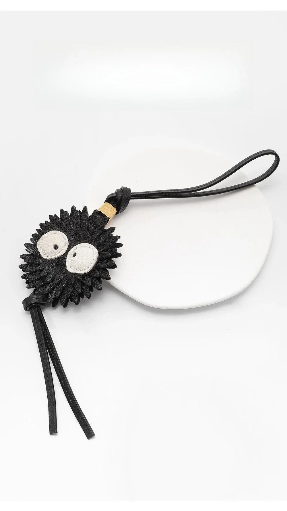 Coal Spirit Keychain for High-End Cars, Unique Bag Hanging, Light Luxury Style with Woolen Bean Paste Pink Color
Coal Spirit Keychain for High-End Cars, Unique Bag Hanging, Light Luxury Style with Woolen Bean Paste Pink Color