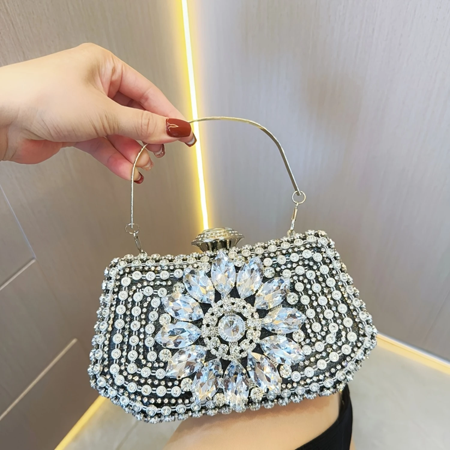 Crystal Embellished Clutch Purse For Women, Fashionable Mini Glitter Sequin Evening Bag, Vintage Beaded Wedding Handb
Crystal Embellished Clutch Purse For Women, Fashionable Mini Glitter Sequin Evening Bag, Vintage Beaded Wedding Handb