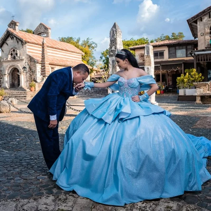 Customized blue Quinceanera Dresses Off the Shoulder Sequin applique Lace layering Long tail Vestido 15 Quinceanera
Customized blue Quinceanera Dresses Off the Shoulder Sequin applique Lace layering Long tail Vestido 15 Quinceanera