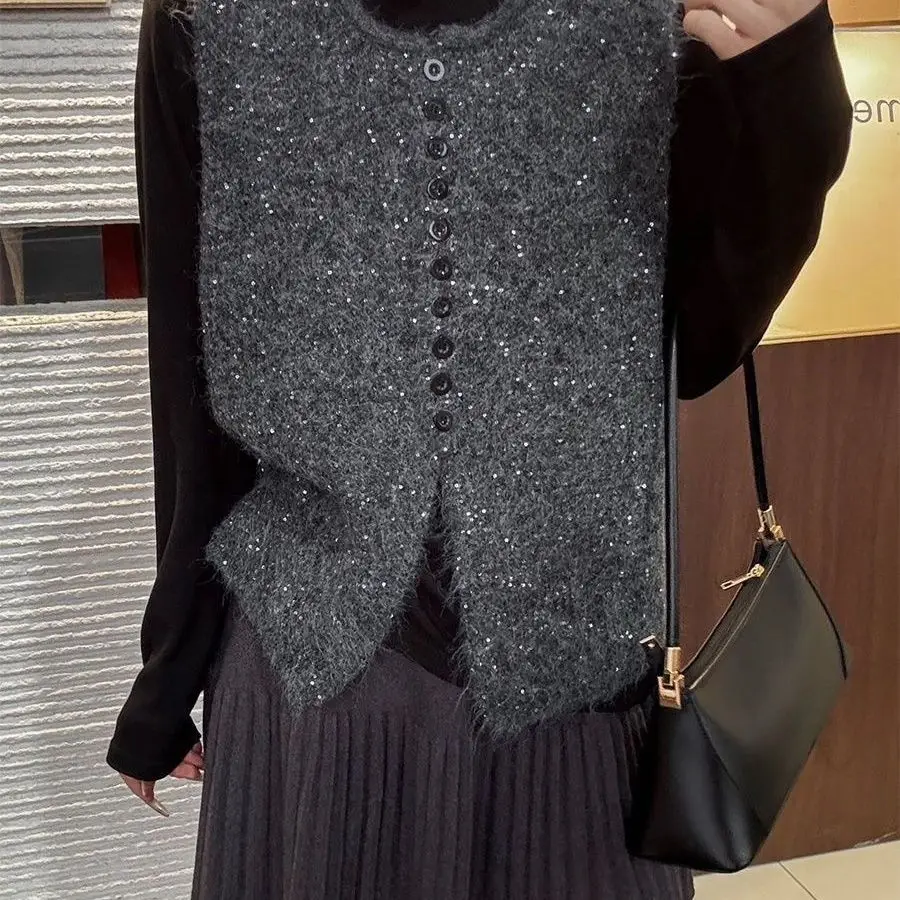 Sequin Slit Round Neck Knitted Vest Vest for Women Spring and Autumn New Loose Horse Clip Sweater Vest
Sequin Slit Round Neck Knitted Vest Vest for Women Spring and Autumn New Loose Horse Clip Sweater Vest