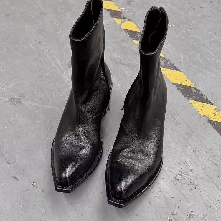 Мужские ботинки челси на платформе, модные, с острым носком, уникальные, в британском стиле
Мужские ботинки челси на платформе, модные, с острым носком, уникальные, в британском стиле