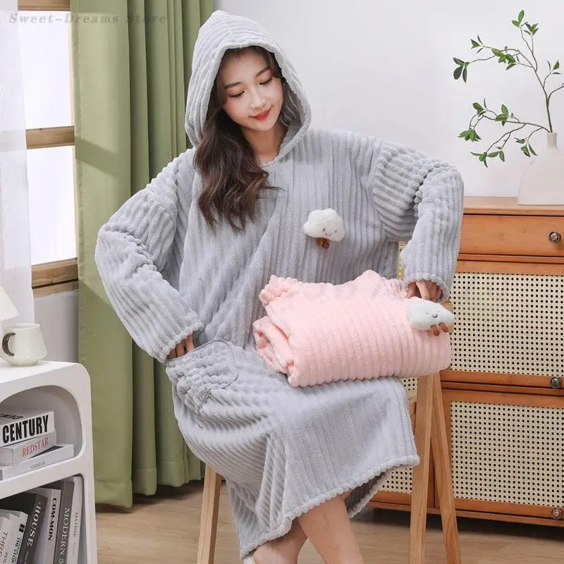 Soft Warm Long Sleeve Nightgown Women's Sleepweawr Home Clothing Coral Fleece Color Bathrobe Autumn Winter Nightdress Lingerie
Soft Warm Long Sleeve Nightgown Women's Sleepweawr Home Clothing Coral Fleece Color Bathrobe Autumn Winter Nightdress Lingerie