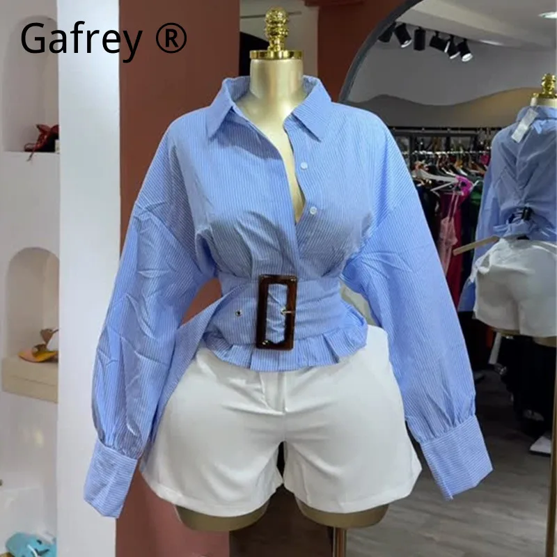 Женская дизайнерская укороченная полосатая рубашка с воротником, завязками спереди, утягивающая талию, с длинными рукавами, в французском стиле, уникальный короткий топ, модная блузка
Женская дизайнерская укороченная полосатая рубашка с воротником, завязками спереди, утягивающая талию, с длинными рукавами, в французском стиле, уникальный короткий топ, модная блузка