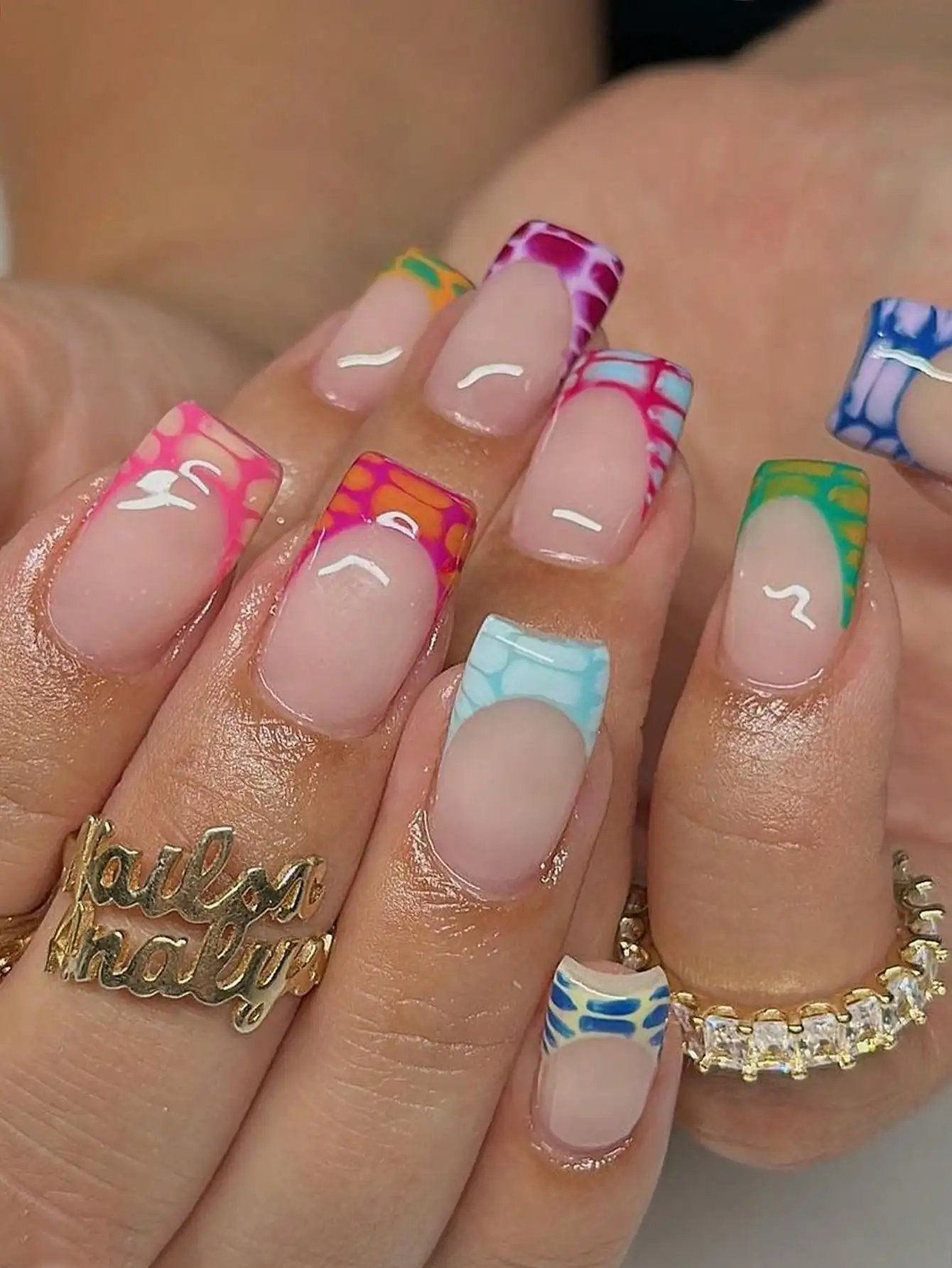 24PCS Short Square Fake Nail Color Graffiti Contrast Crocodile Pattern French Gradient Nail Art Cute Chrome Alloy Acrylic Press On The Nail Gel Nail Art Nail Supplies Nail Art Nail Set (Attached: A Piece Of Jelly Glue And File) Suitable For Women's Daily
24PCS Short Square Fake Nail Color Graffiti Contrast Crocodile Pattern French Gradient Nail Art Cute Chrome Alloy Acrylic Press On The Nail Gel Nail Art Nail Supplies Nail Art Nail Set (Attached: A Piece Of Jelly Glue And File) Suitable For Women's Daily