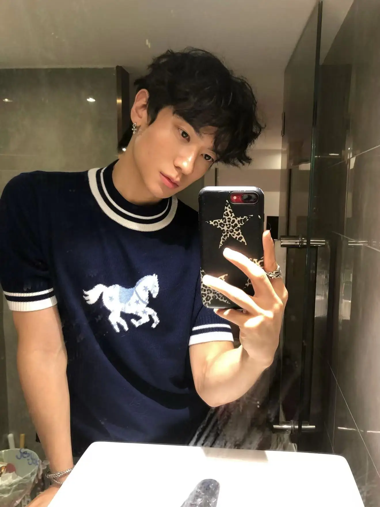 American Retro Knitted Short Sleeve Top Men's Casual Breathable round Neck Summer Versatile Commuting Leisure Clothing
American Retro Knitted Short Sleeve Top Men's Casual Breathable round Neck Summer Versatile Commuting Leisure Clothing