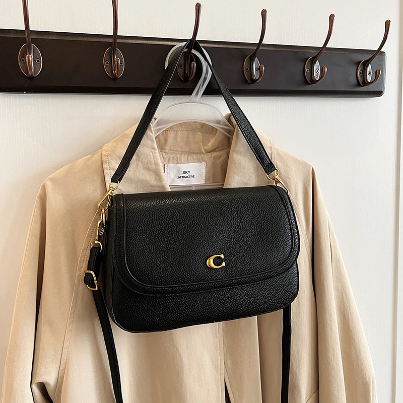 Retro Luxury Women Shoulder Bag Elegant Leather Crossbody Bag High End Tote Vintage Classic Designer
Retro Luxury Women Shoulder Bag Elegant Leather Crossbody Bag High End Tote Vintage Classic Designer