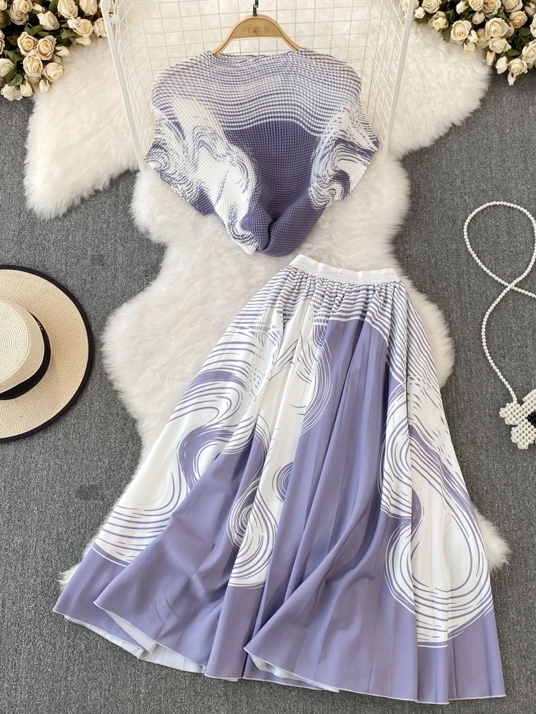 Faionable Retro Print f-length Skirt Set with ort-sved Round-ne Top High-waist Pleated Polyester Ensemble
Faionable Retro Print f-length Skirt Set with ort-sved Round-ne Top High-waist Pleated Polyester Ensemble