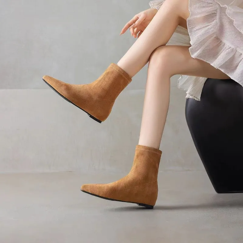 Fashionable Height Increasing Women's Boots, Suede Fabric Short Boots, Comfortable Low Heeled Girls' Skinny Boots
Fashionable Height Increasing Women's Boots, Suede Fabric Short Boots, Comfortable Low Heeled Girls' Skinny Boots