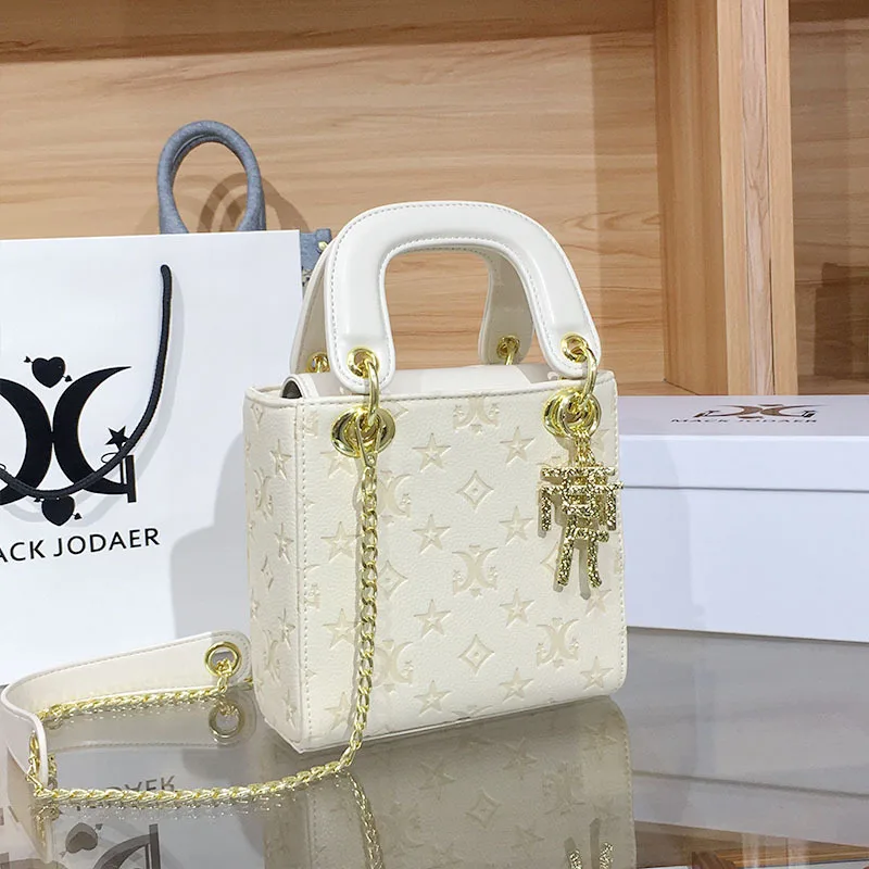 Fashionable Elegant Designer Diaper Bag For Women Vintage Minimalist Leather Large Capacity Luxury Shoulder Bag
Fashionable Elegant Designer Diaper Bag For Women Vintage Minimalist Leather Large Capacity Luxury Shoulder Bag