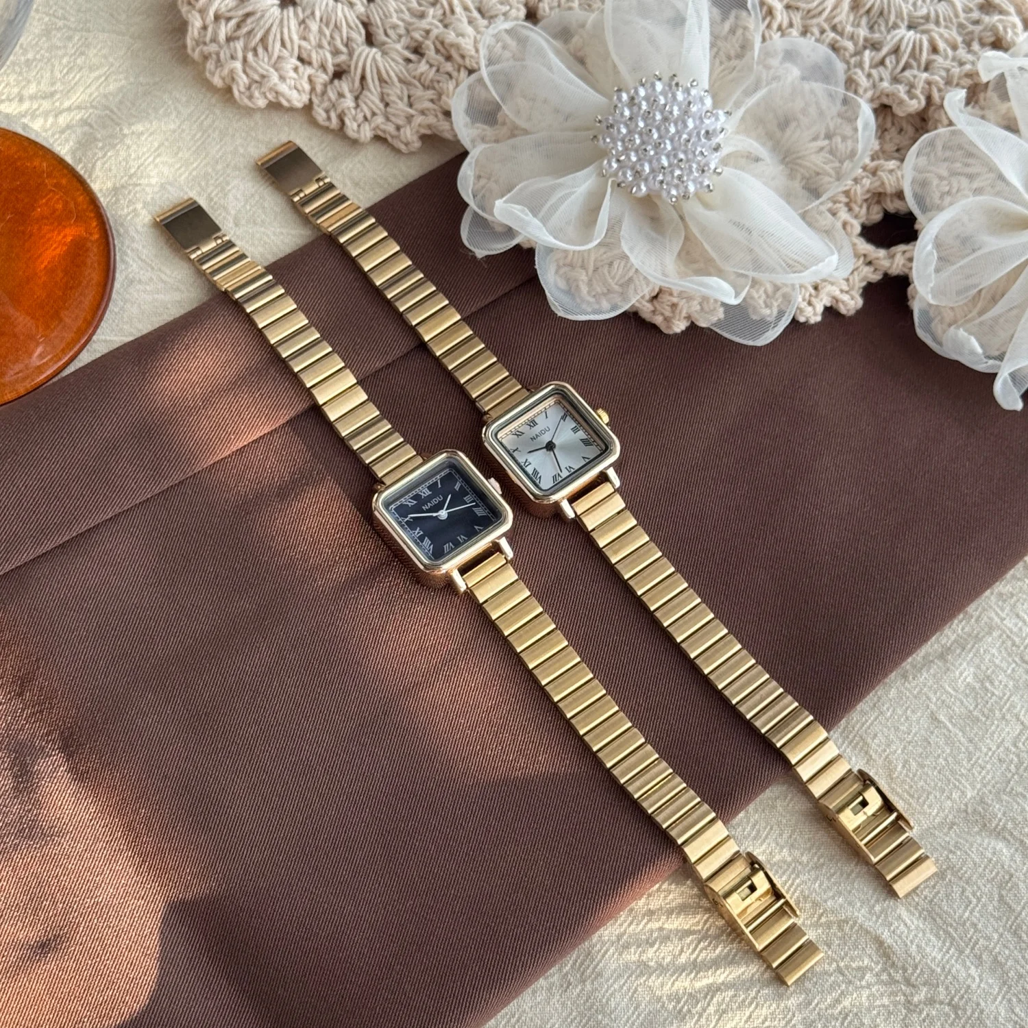 Простые квадратные часы в римском стиле для женщин, брендовые, с ремешком из нержавеющей стали, кварцевые наручные часы, женские часы, Reloj Mujer, Relogio Feminino
Простые квадратные часы в римском стиле для женщин, брендовые, с ремешком из нержавеющей стали, кварцевые наручные часы, женские часы, Reloj Mujer, Relogio Feminino