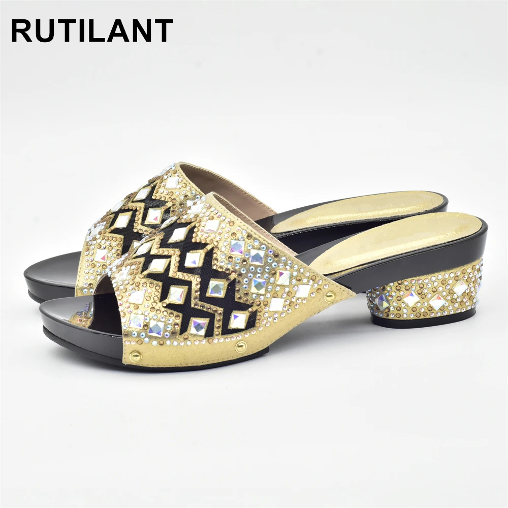 New Fashion African Women Party Pumps Decorated with Rhinestone Elegant Italy Design Plus Size Shoes Luxury Wide Heels Women
New Fashion African Women Party Pumps Decorated with Rhinestone Elegant Italy Design Plus Size Shoes Luxury Wide Heels Women