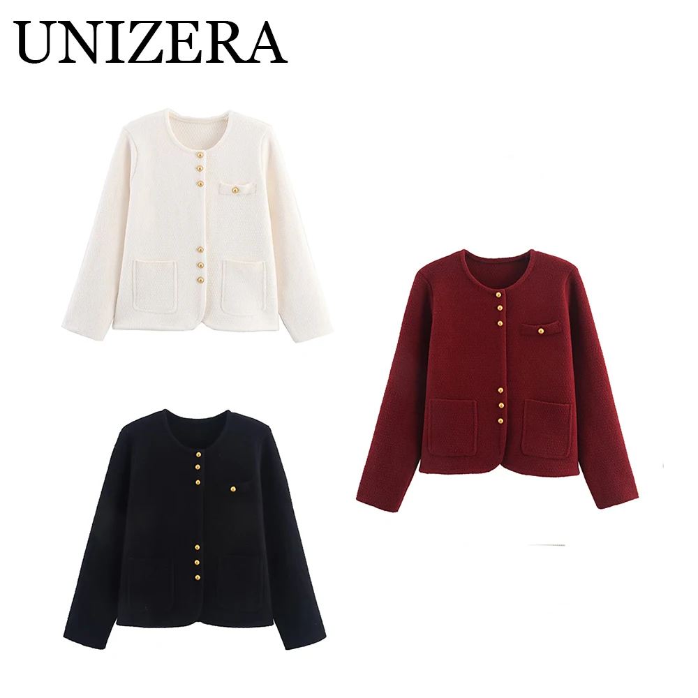 Autumn new women's clothing European and American style three button round neck knitted long sleeved sweater
Autumn new women's clothing European and American style three button round neck knitted long sleeved sweater
