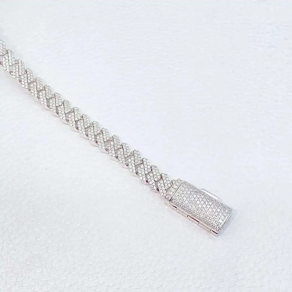 Hip Hop Iced Out Moissanite Diamond Customized Moissanite Cuban link chain plated chain silver round circle chain necklace
Hip Hop Iced Out Moissanite Diamond Customized Moissanite Cuban link chain plated chain silver round circle chain necklace