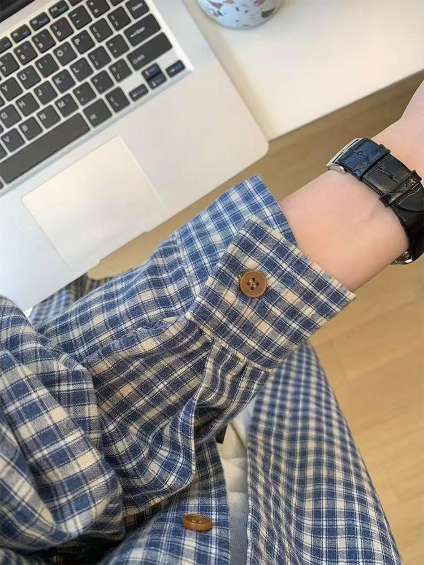 Loose Casual Plaid Shirt Men's Autumn Winter Open Cardigan Outerwear Blue Checkered Loose Fit Leisure Style Korean Fashion
Loose Casual Plaid Shirt Men's Autumn Winter Open Cardigan Outerwear Blue Checkered Loose Fit Leisure Style Korean Fashion