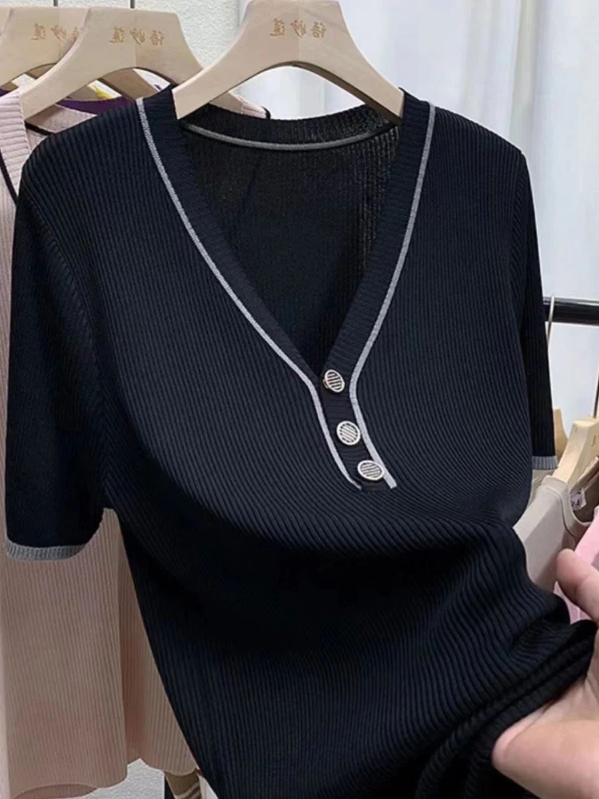 Ice Silk Knitted Casual Commuting Loose T-shirt V-neck Button Fashion Simple Temperament Short Sleeved Pullover Bottom Shirt B65
Ice Silk Knitted Casual Commuting Loose T-shirt V-neck Button Fashion Simple Temperament Short Sleeved Pullover Bottom Shirt B65