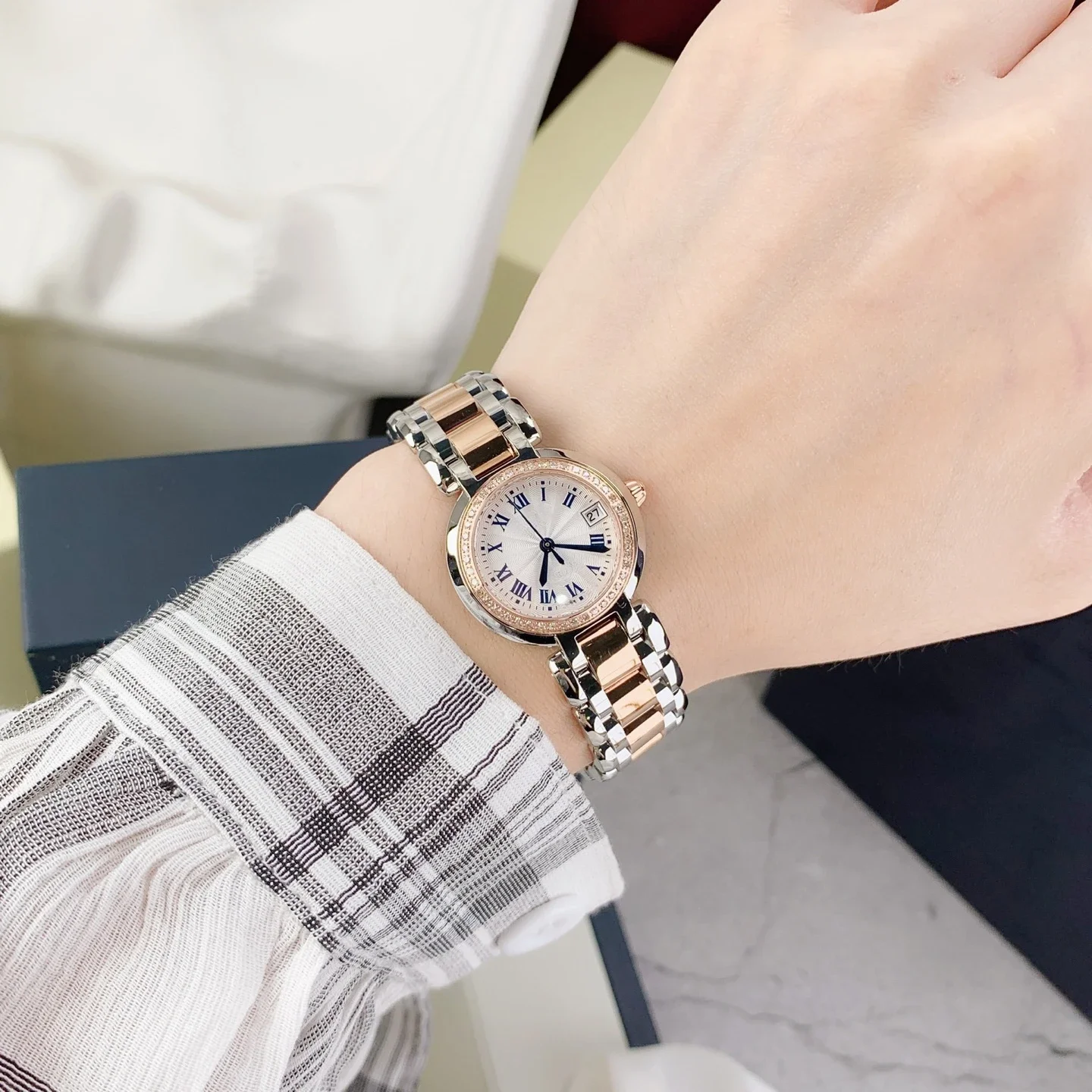 Роскошные женские дизайнерские часы 2025 года, механические часы с автоматическим механизмом, женские брендовые часы из нержавеющей стали, элегантные женские наручные часы
Роскошные женские дизайнерские часы 2025 года, механические часы с автоматическим механизмом, женские брендовые часы из нержавеющей стали, элегантные женские наручные часы