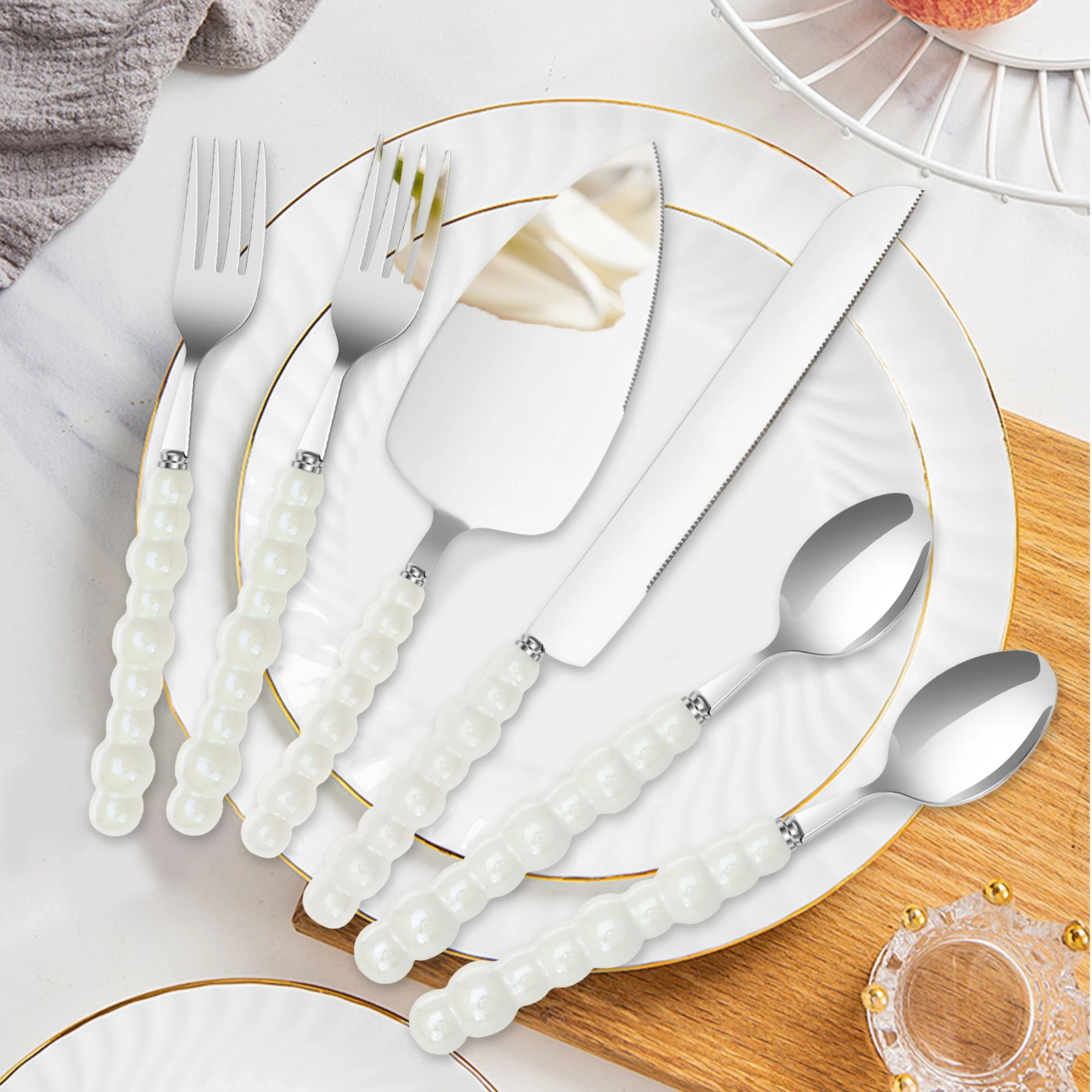 6 Creative Pearl Handle Cake Knives Kitchen Utensils Set Stainless Steel Forks Suitable for Home Use and Hotel Restaurants
6 Creative Pearl Handle Cake Knives Kitchen Utensils Set Stainless Steel Forks Suitable for Home Use and Hotel Restaurants