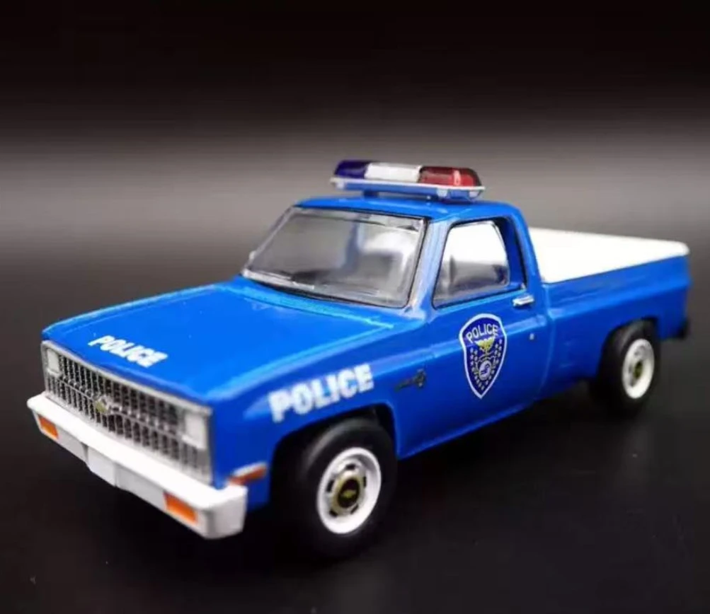 1:64 1981 Chevrolet C-10 Custom Deluxe Conrail Police Diecast Metal Alloy Model Car Toys For Gift Collection Welcome product
1:64 1981 Chevrolet C-10 Custom Deluxe Conrail Police Diecast Metal Alloy Model Car Toys For Gift Collection Welcome product