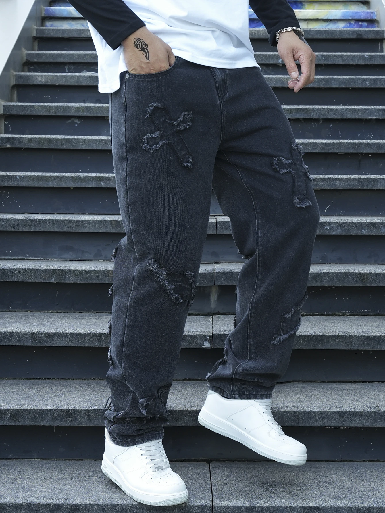 Мужские модные черные джинсы стандартной посадки с нашивкой, стильная уличная одежда, джинсовые брюки РАЗМЕР XS-XL
Мужские модные черные джинсы стандартной посадки с нашивкой, стильная уличная одежда, джинсовые брюки РАЗМЕР XS-XL