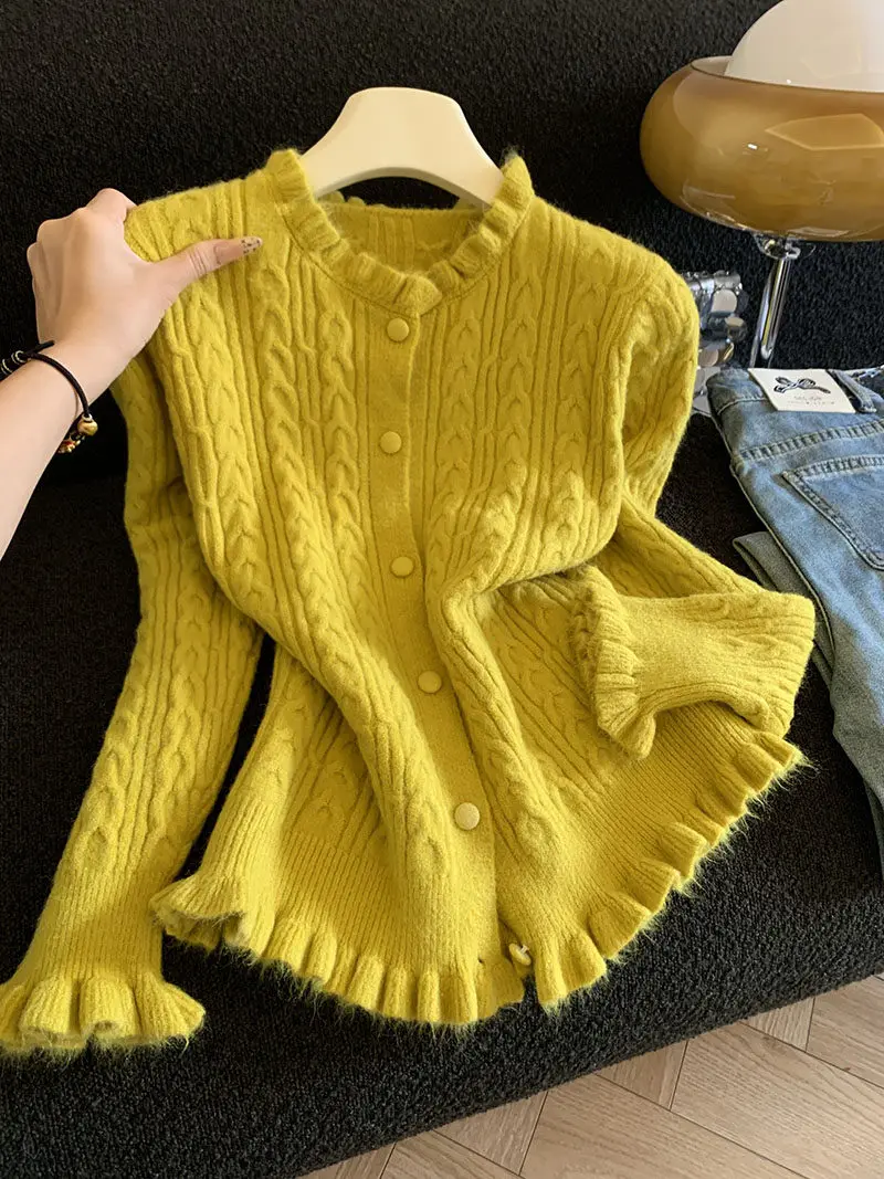 Мягкий вязаный кардиган с длинными рукавами для женщин, весенняя верхняя одежда для многослойных образов, высококачественные товары от Guangzhou Thirteenth Fac
Мягкий вязаный кардиган с длинными рукавами для женщин, весенняя верхняя одежда для многослойных образов, высококачественные товары от Guangzhou Thirteenth Fac